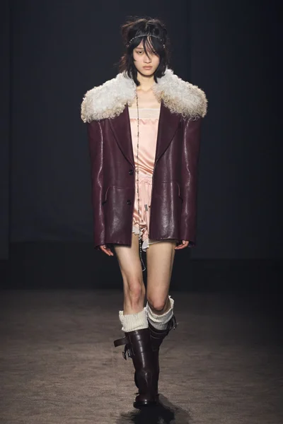 Look 29